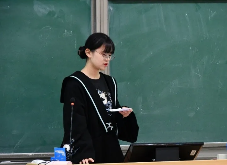 212a9bf9d8e64a9cb5f55de8b009a95a.png image.png